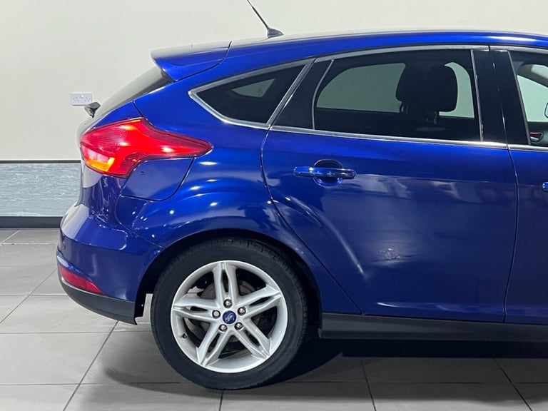 2016 Ford Focus 1.0 EcoBoost 125 Titanium 5dr HATCHBACK PETROL Manual