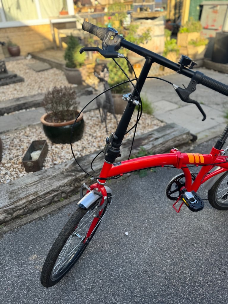 anywhere folding bicycle extremely easy to open up and close . 