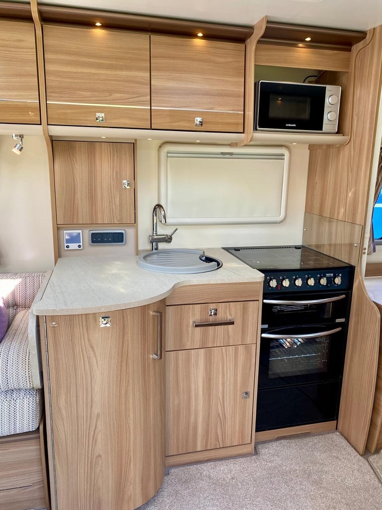 2015 Bailey Unicorn 3 Cadiz. 4 Berth. Single Axle Touring Caravan