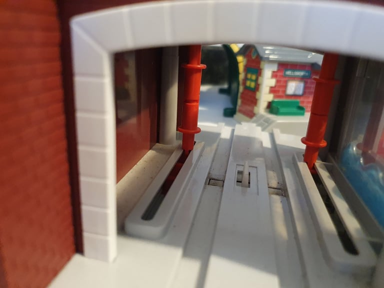 Tomy Trackmaster Train Tunnels, engine sheds, bridge, water tower, turntable