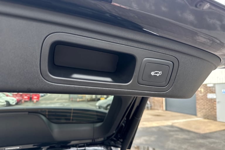 2025 MG MG HS 106287 Hatchback Petrol Automatic