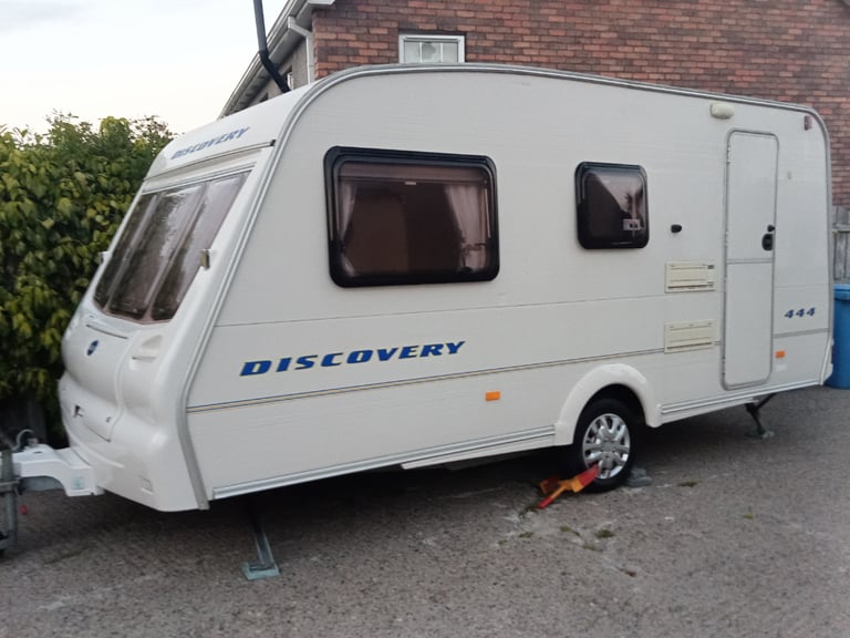 2002 Bailey Discovery 4 Berth Caravan With Awning