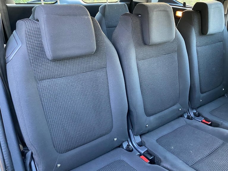 2015 Peugeot 5008 1.6 e-HDi Active MPV 5dr Diesel EGC Euro 5 (s/s) (115 ps) MPV Diesel Automatic