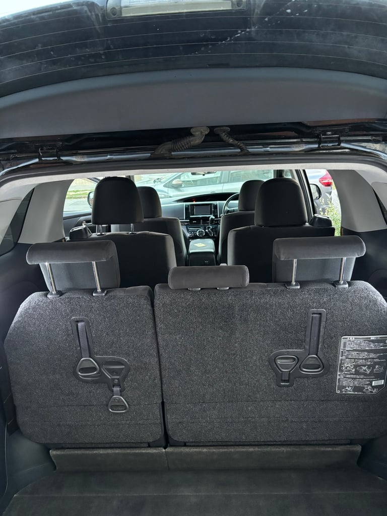 Toyota Estima E-Four - 2.4 Hybrid - 7 Seater - ULEZ dash cam 