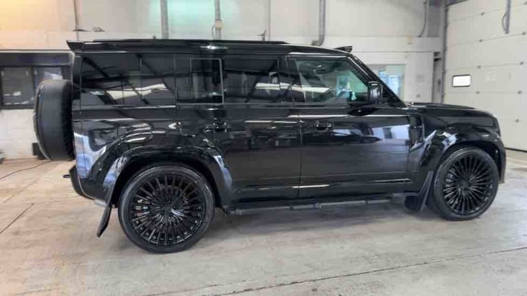 2024 Land Rover Defender 110 3.0 D300 MHEV X-Dynamic SE SUV 5dr Diesel Auto 4WD Euro 6 (s/s) (300...