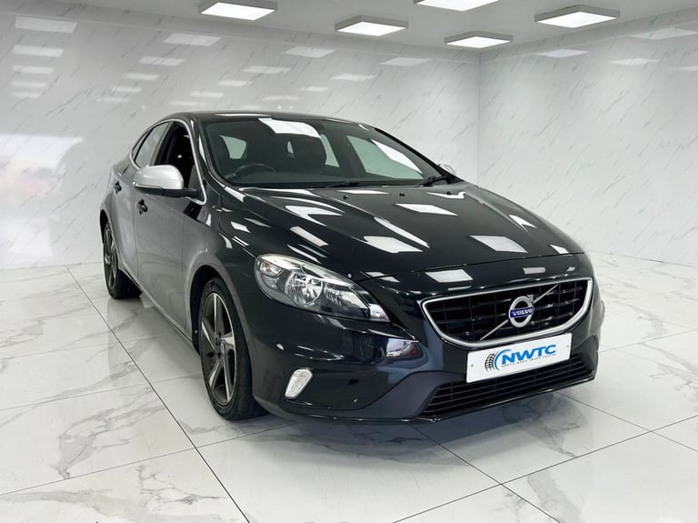 2016 Volvo V40 2.0 D2 R-Design Hatchback 5dr Diesel Manual Euro 6 (s/s) (120 ps) 1 FORMER Hatchba...