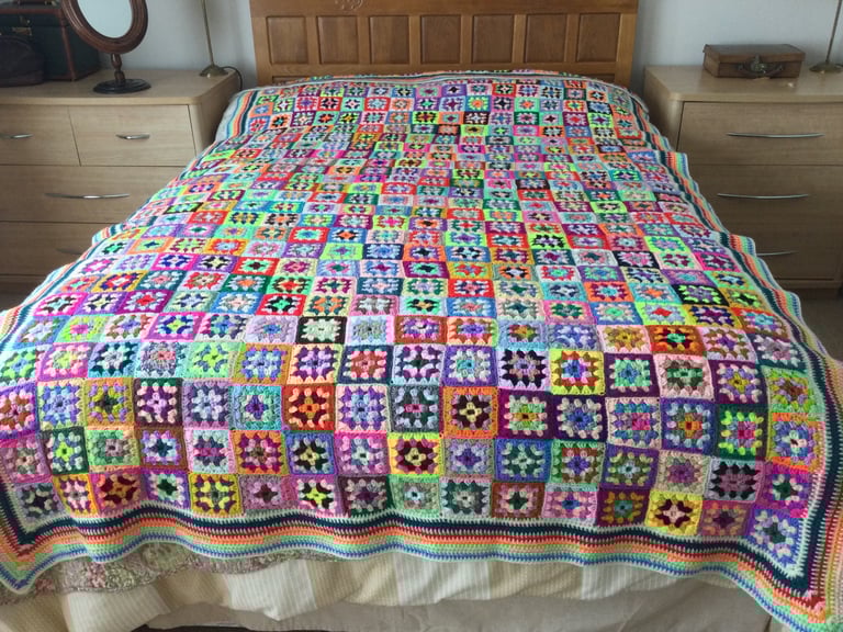  Wool crochet granny blanket/bed throw