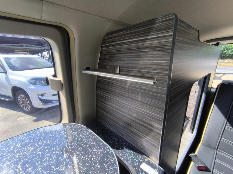 2008 Nissan Elgrand 2.5 Petrol 8 Seats Automatic Camper Van Roof LED TV ULEZ Free MPV Petrol Auto...