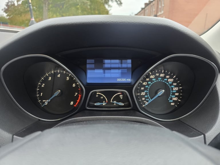 2011 Ford Focus 1.6 EcoBoost Titanium 5dr HATCHBACK Petrol Manual