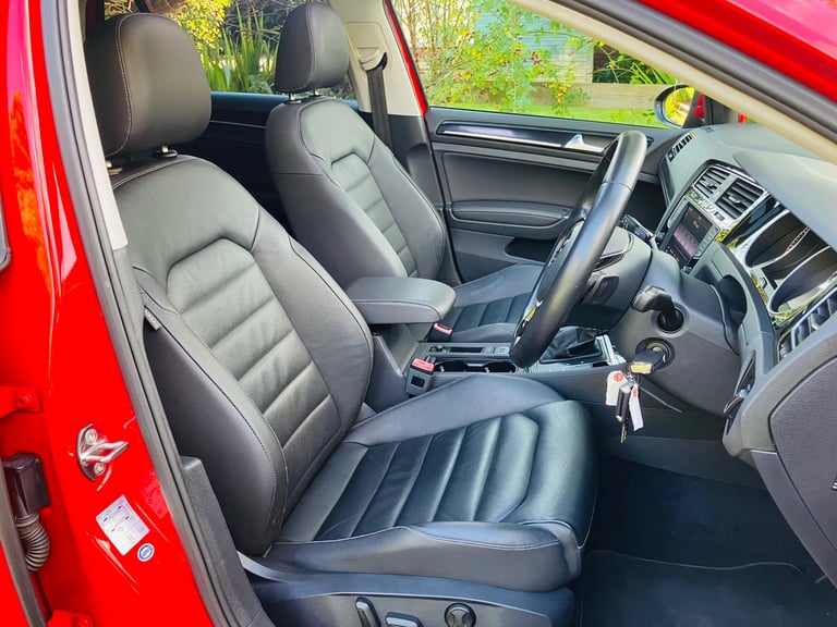 2013/63 VOLKSWAGEN GOLF Mk7 1.4 GT TSI DSG Auto 5dr **CARPLAY - PAN ROOF - LEATHER - XENONS**