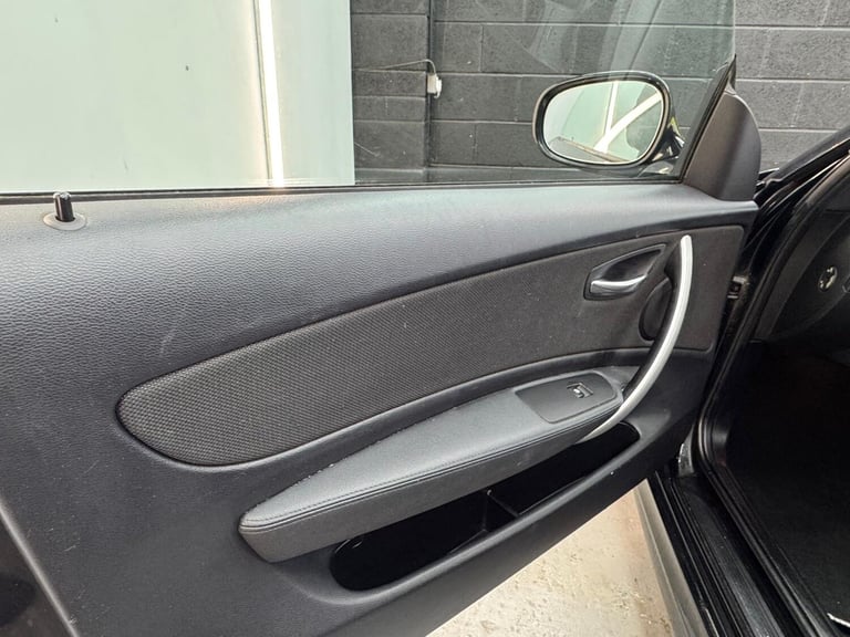 BMW 1 SERIES 2.0 118i M Sport 3 door 2010