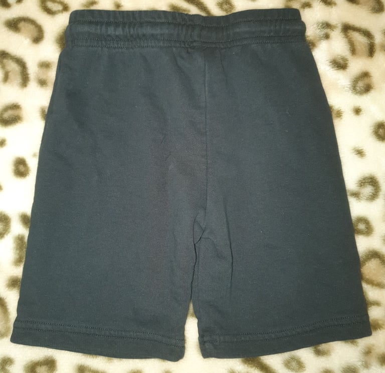 MARVEL Tesco Boys Black Sweat Shorts 5-6 years