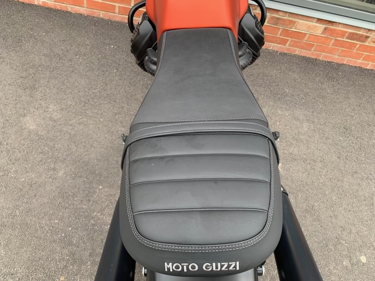Moto Guzzi V7 STONE - ONE OWNER - 2 YEAR WARRANTY