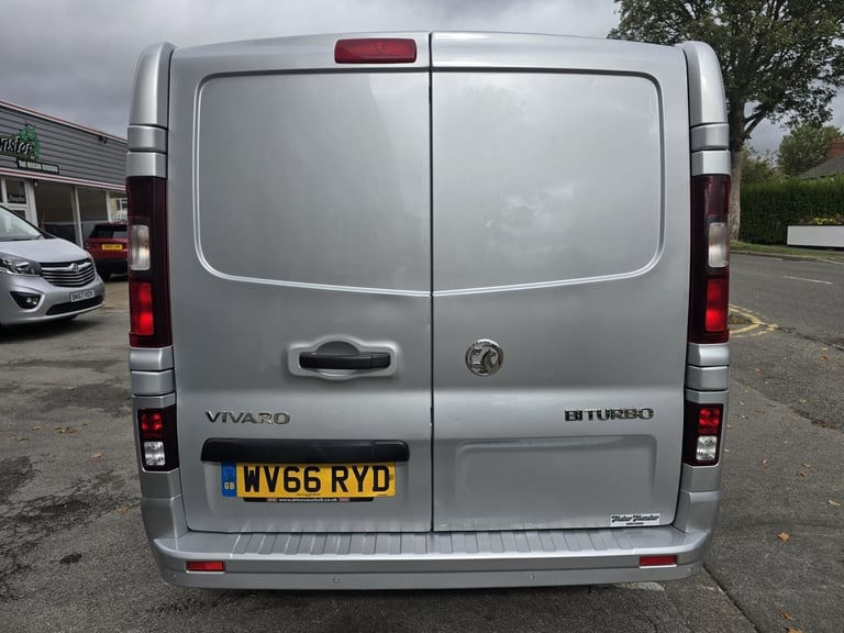 Vauxhall Vivaro 1.6 CDTi 2900 Sportive BiTurbo 6 Seat LWB Crew Van 2016/66