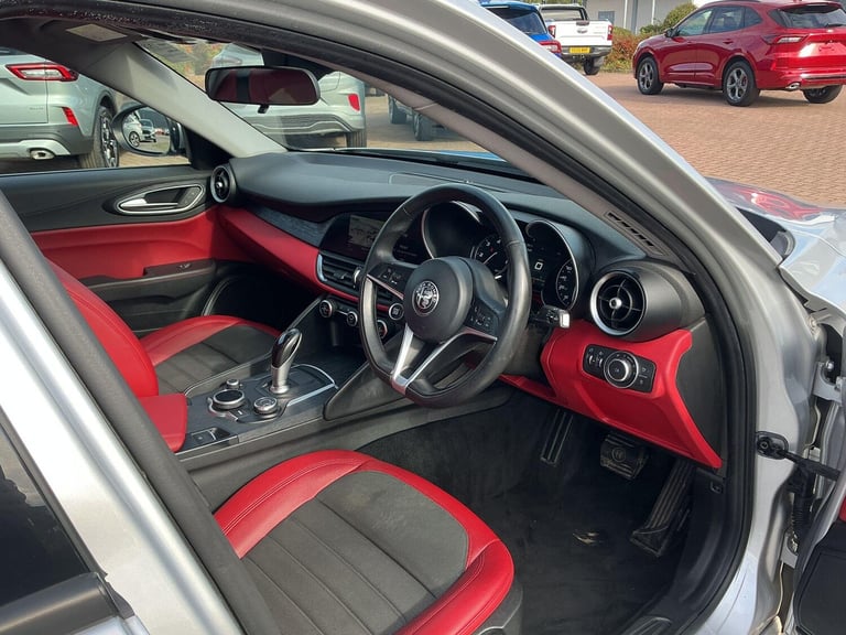 2018 Alfa Romeo Giulia 2.2 TD Super Auto Euro 6 (s/s) 4dr SALOON Diesel Automatic