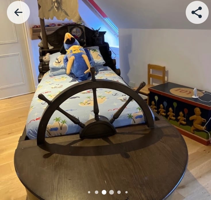 Pirate bed with great detail 