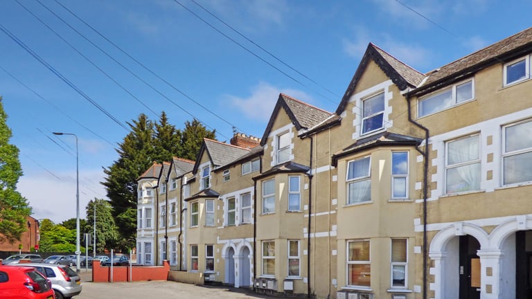 1 bedroom flat in 35 Ely Road, Cardiff, CF5 Book Online - The Rent Guru {151}