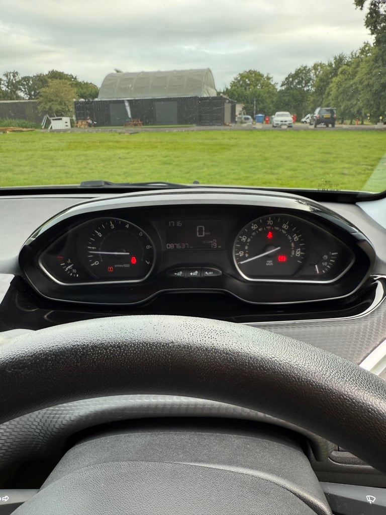 2016 Peugeot 2008 1.2 PureTech Access A/C 5dr HATCHBACK Petrol Manual