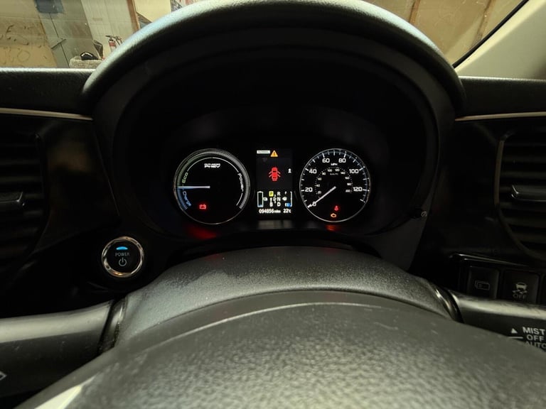 MITSUBISHI OUTLANDER 2.0 h 12kWh GX4h FULL SERVICE HISTORY MOST FROM MAIN