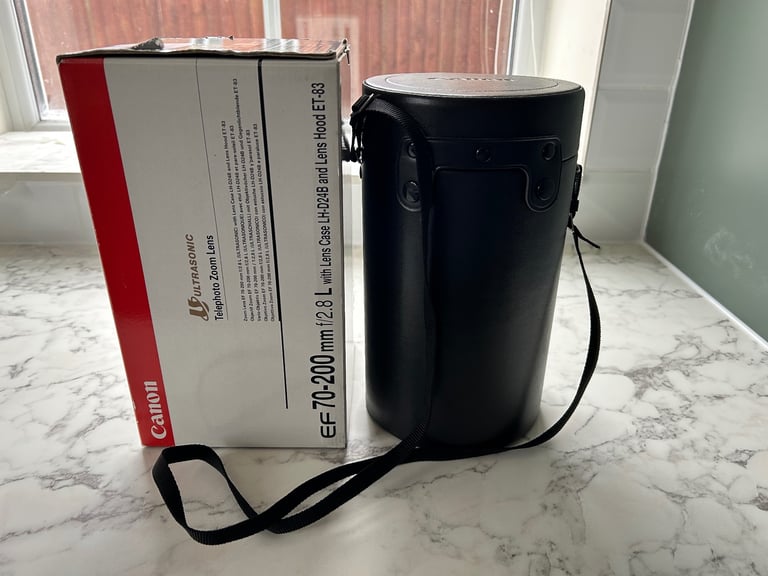 Canon EF 70-200mm f/2.8 L USM – Legendary Pro Telephoto Zoom – Boxed with Hood & Case