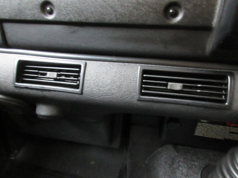 2006 Land Rover Defender TD5 110 2.5 COUNTY HARD TOP UTILITY VEHICLE 120PS-2006-ONLY 36,000 MILES...