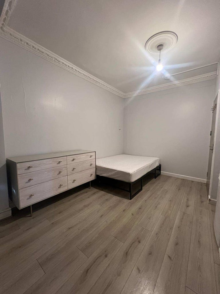image for DOUBLE ROOM AVAILABLE NOW Arragon Road, E6 walking minutes from station
