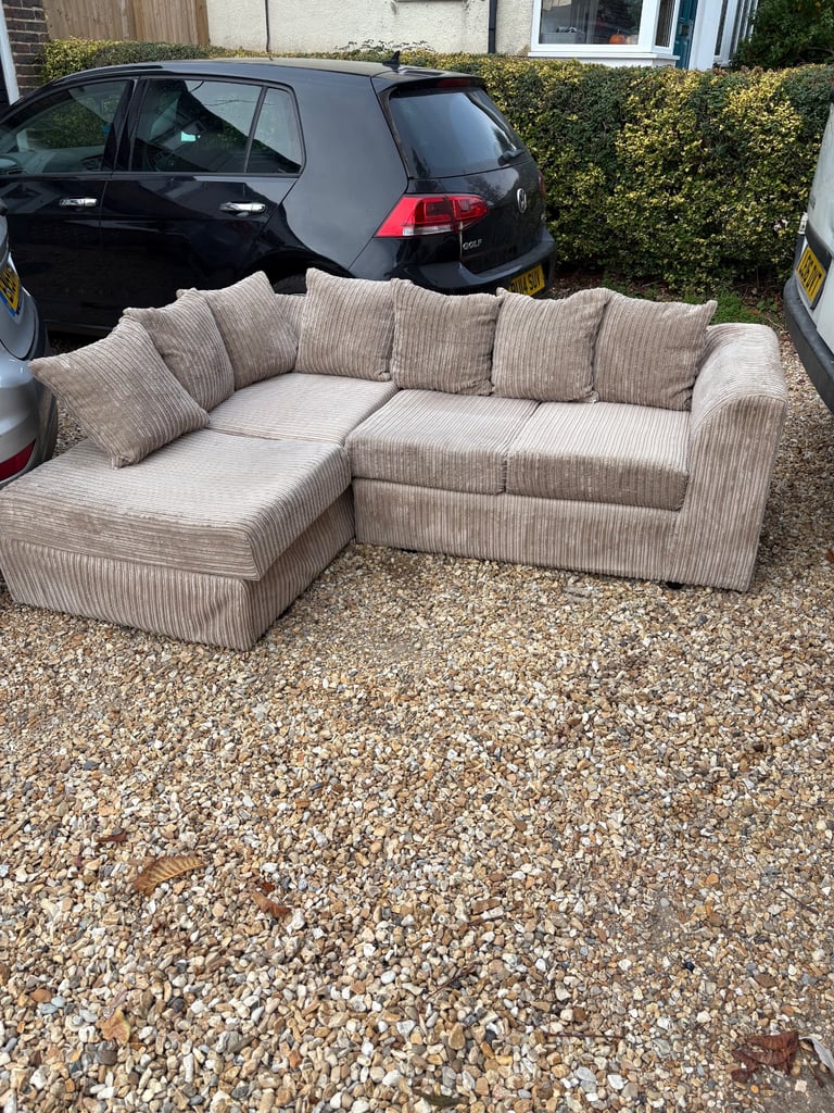 Small beige corner sofa (I CAN DELIVER)