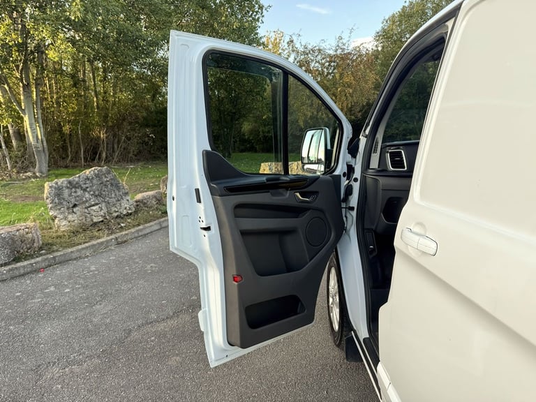 Ford Transit Custom 2.0 TDCi EcoBlue 300 Automatic Limited 71 2021 L2H1 LWB MINT