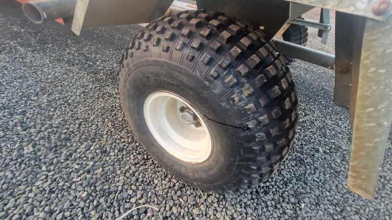 Quad atv logic electric sheep snacker feeder farm livestock tractor 