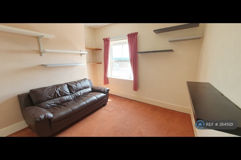Studio flat in Springfield House, Ilkeston, DE7 (#2645121)