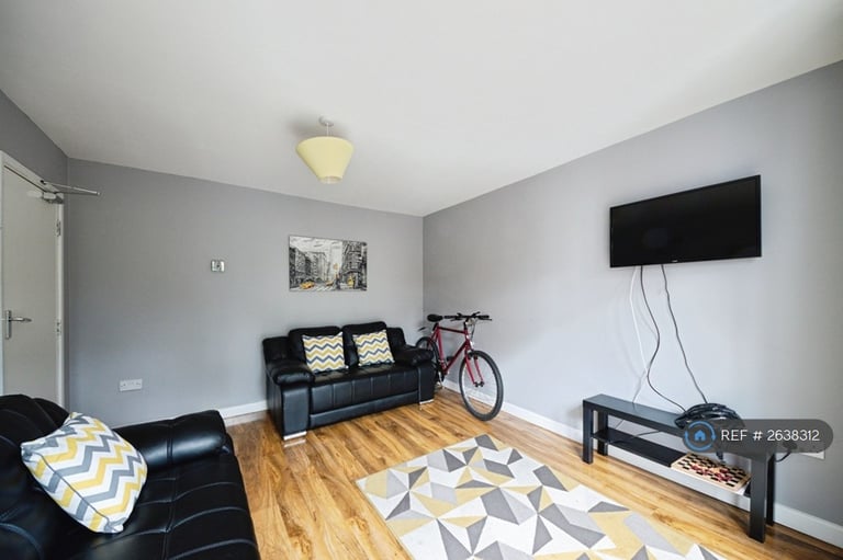 1 bedroom in Wellsford Avenue, Solihull, B92 (#2638312)