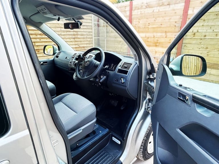 2015 Volkswagen Transporter 4 Seat Auto Driver Transfer Wheelchair Accessible Disabled Access Veh...