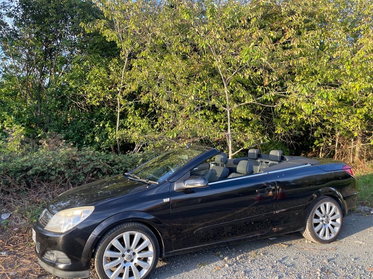 VAUXHALL ASTRA 1.8 VVT EXCLUSIVE TWINTOP CONVERTIBLE 57 REG MOT JULY 8TH 2026 LOW INSURANCE