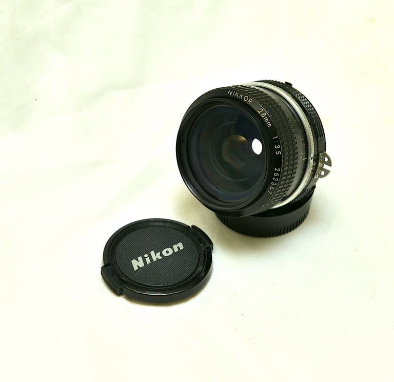 Nikon Nikkor 28mm F/3.5 AI Manual Wide Angle Lens