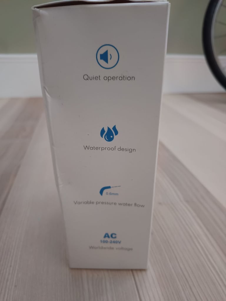 Aquasonic Aqua Flosser - Professional Rechargeable Water Flosser with 3 Tips 