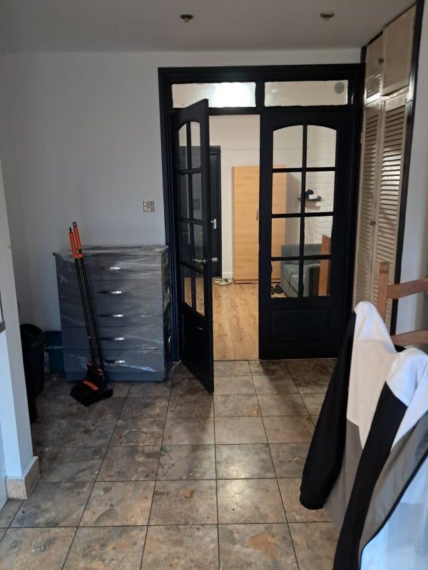 SPACIOUS 5 -BED HOUSE -SURBITON suitable for assisted living or supported living as well