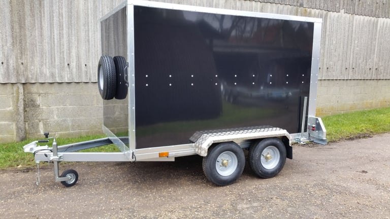 Box Trailer with Doors (Twin Axle) 8' X 5' X 5' in Black or White - Tickners