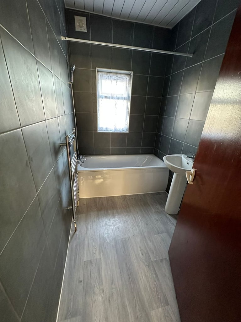 Beautiful 4 bedroom house to rent in ( IG11) Area