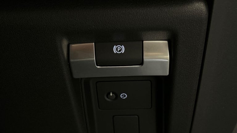 2021 Land Rover Defender 90 3.0 D250 MHEV X-Dynamic SE SUV 3dr Diesel Auto 4WD Euro 6 (s/s) (250 ...