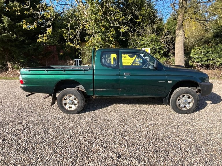 2004 Mitsubishi L200 2.5 TD 4Work Pickup 2dr Diesel Manual 4WD (113 bhp) PICKUP Diesel Manual