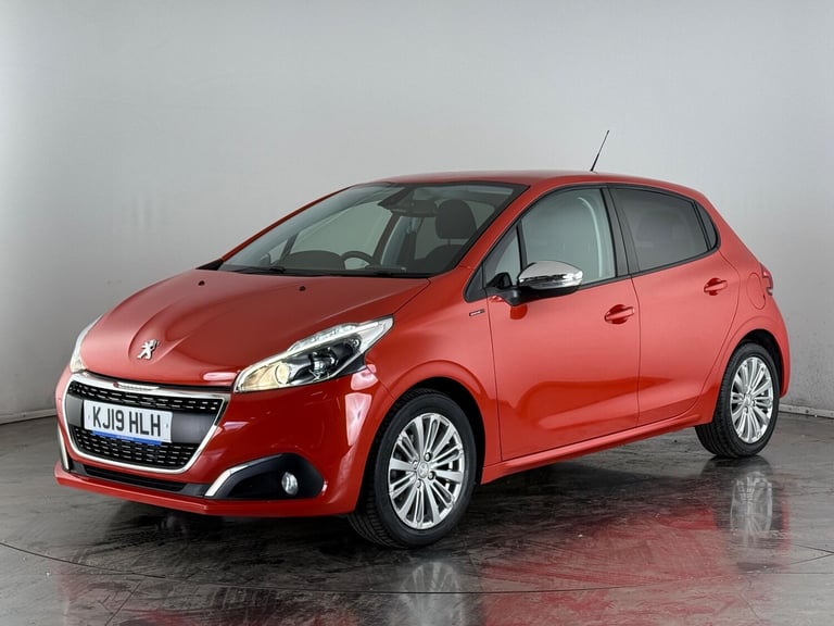 2019 Peugeot 208 1.2 PureTech 82 Signature 5dr [Start Stop] HATCHBACK PETROL Manual