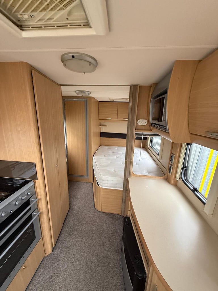 Abbey Freestyle 540 Fixed Bed Side Washroom