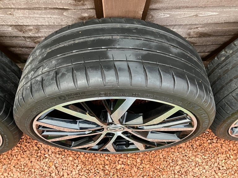 VW Santiago 19" alloy wheels with Michelin tyres