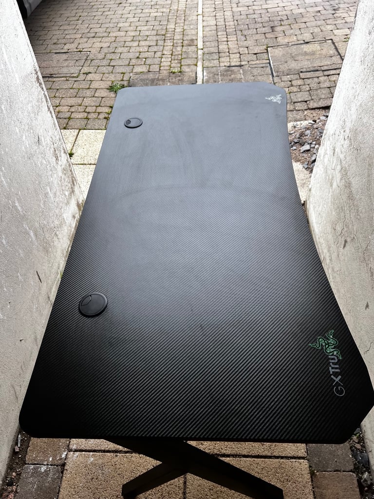 Gaming desk