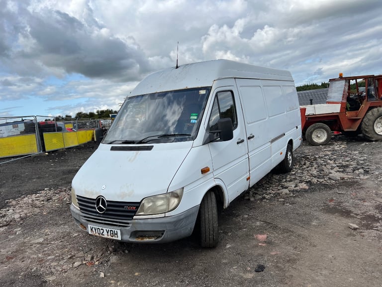 Mercedes-Benz sprinter breaking 