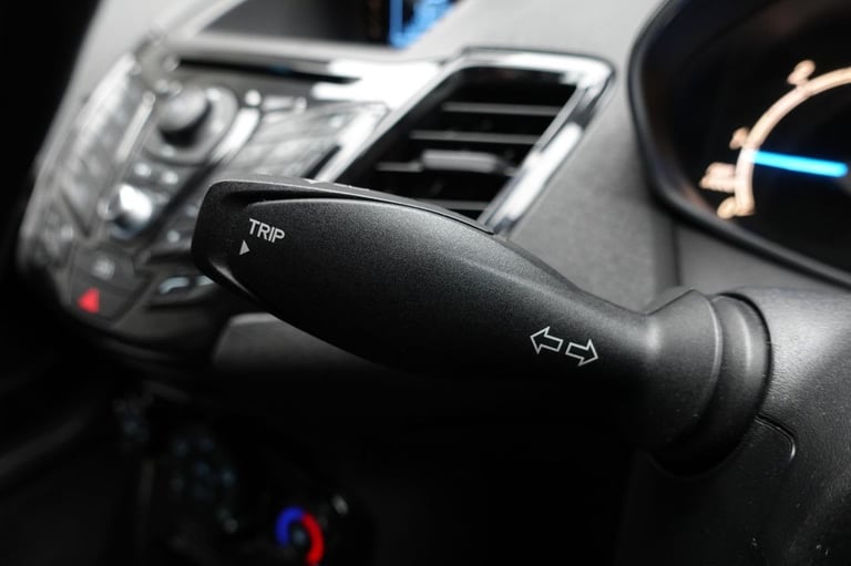 2013 Ford Fiesta 1.6 TDCi Zetec S Hatchback 3dr Diesel Manual Euro 5 (95 ps) Hatchback Diesel Manual