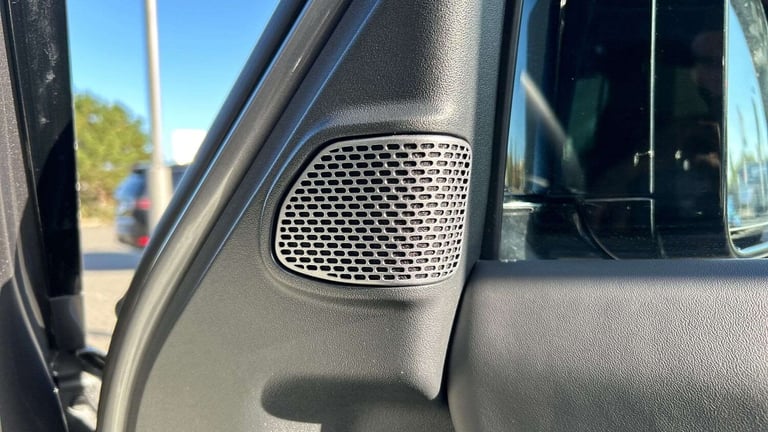 2024 Land Rover Defender 3.0 D300 X-Dynamic HSE 90 3dr Auto ESTATE DIESEL Automatic