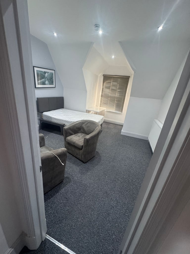 Seperate and Spacious 1 Bed Flat available for Rent in - CV1 3EG