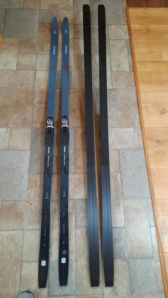 image for New Cross country skis with bindings