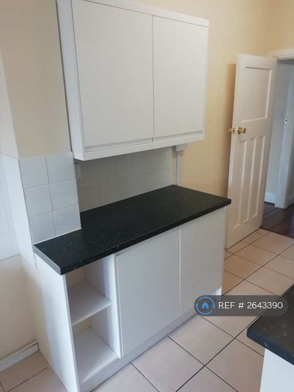 4 bedroom house in Lower City Road, Tividale, Oldbury, B69 (4 bed) (#2643390)